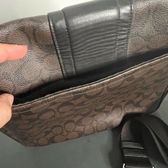 Coach Heritage Signature Map Mahogany/Brown Pebbled Messenger Bag Unisex - Picture 8 of 9